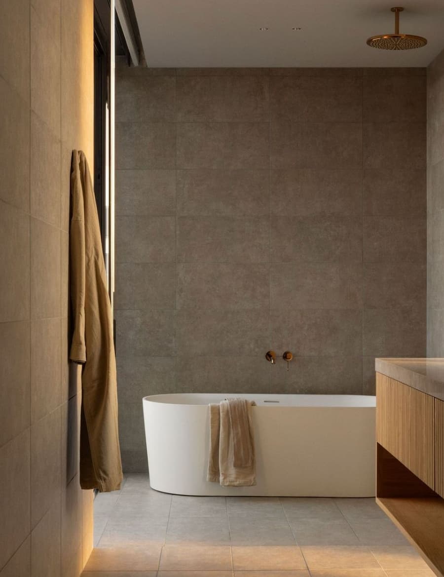 Modern bathroom design in tones of brown