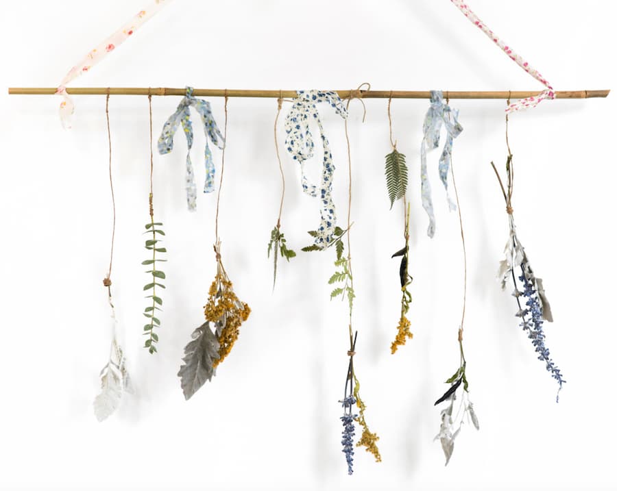dried flower wall hanging